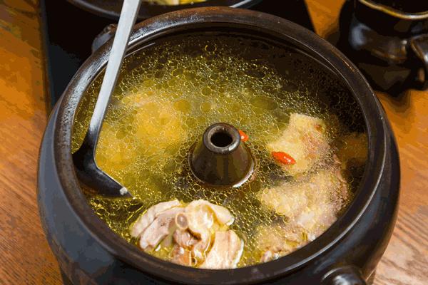 建水民宿包吃包住多少钱一天,建水康养公寓一年包吃住多少钱