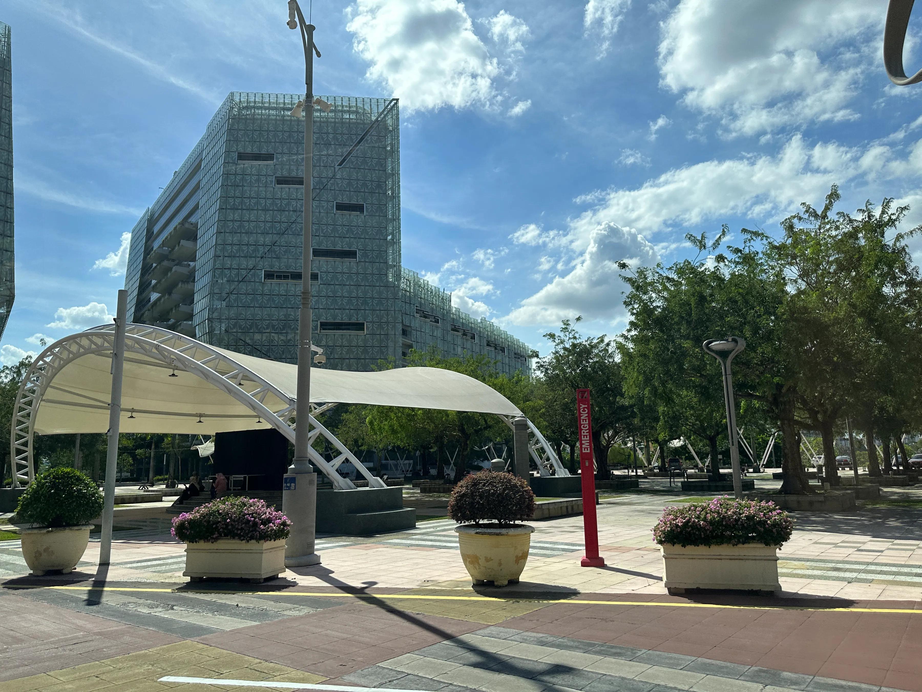 才知道吉隆坡行政中心“搬家”了，原因竟然是怕官员迟到，牛了