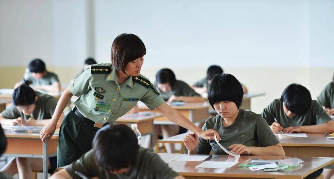在校大学生当兵和高中毕业生区别,上大学期间当兵和毕业当兵的区别