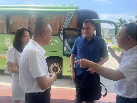 菲律宾巴朗牙市市长弗朗西斯·安托尼·加西亚一行莅临科晖集团考察