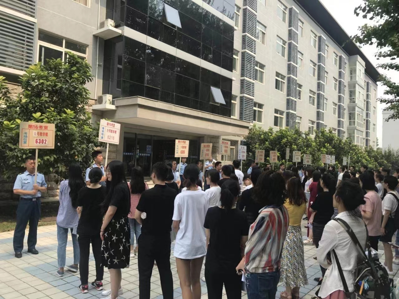 部队文职真实工作经历,部队专业技术军官真实生活