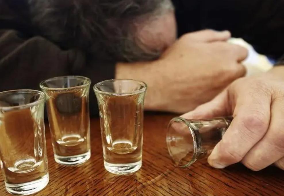 一个医学科普视频,医学科普一男一女