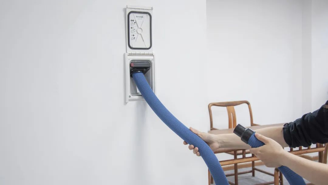 豪宅“内幕”揭晓：配备5个保姆，却依然需要全屋中央除尘系统