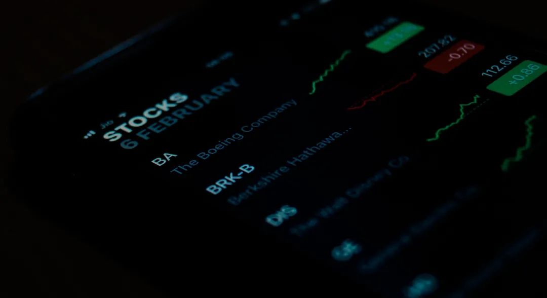 散户炒股能学巴菲特吗,抖音里学炒股靠谱吗