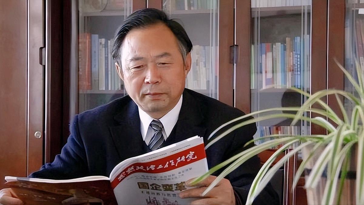 关于教师30年工龄和30年教龄,教师满30年工龄退休工资怎么算