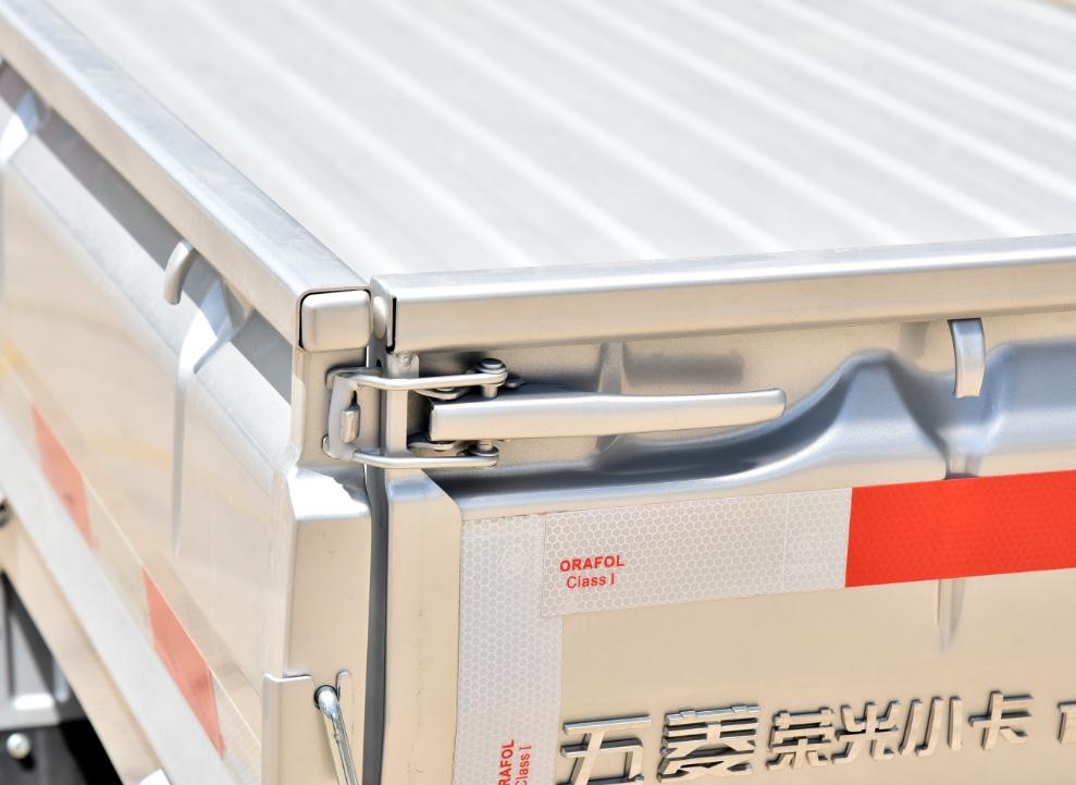 五菱荣光小卡到底怎么样,4000块钱五菱荣光小卡