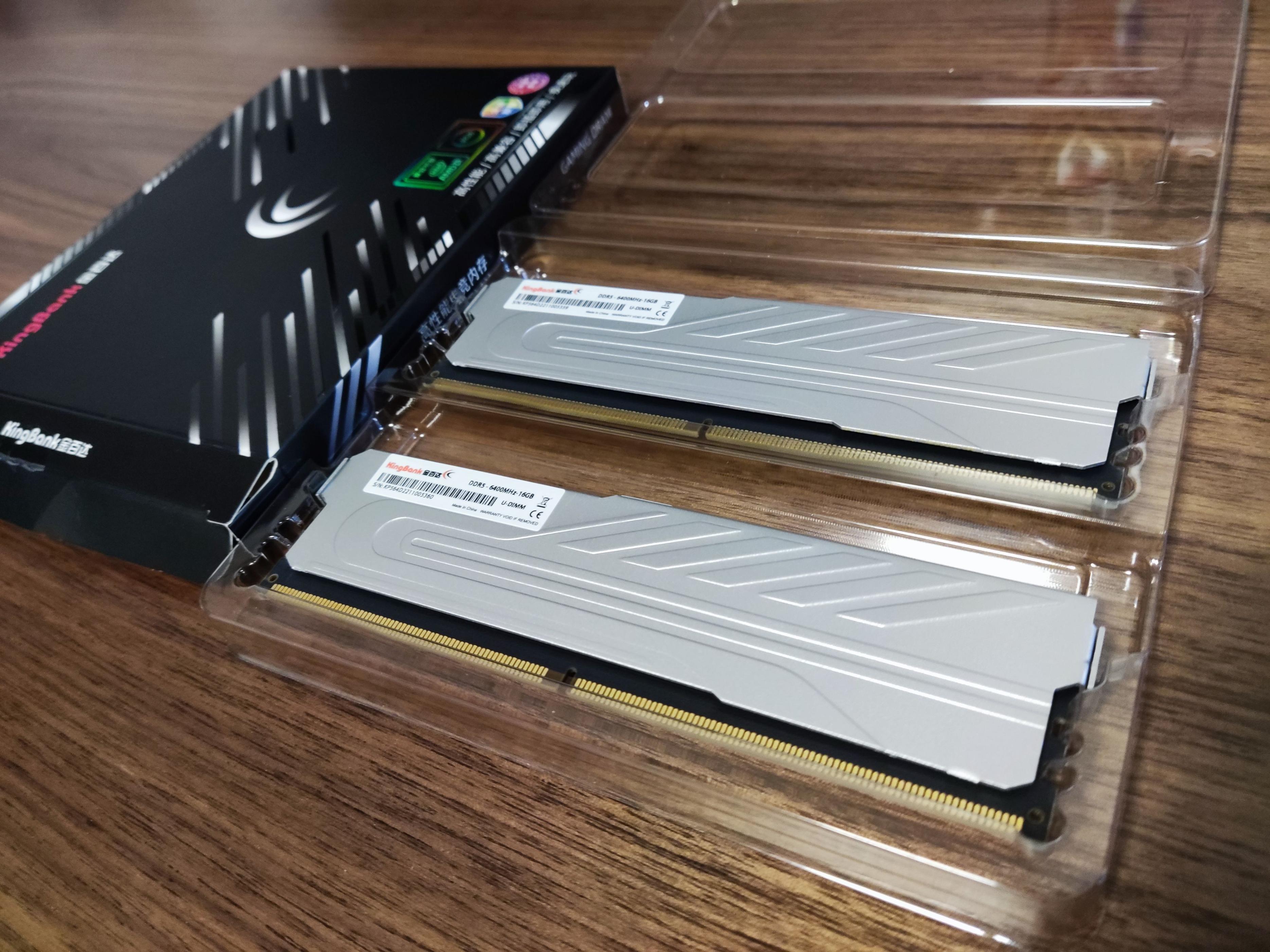 新年新气象：冬日漫漫，我给自己装了台纯白色的新电脑