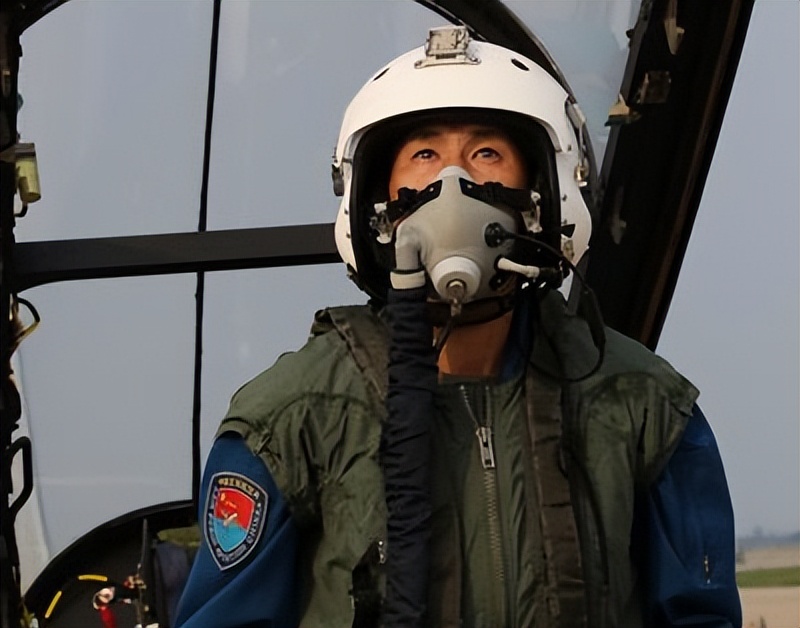 万米高空不带降落伞生还,万米高空坠落没有降落伞