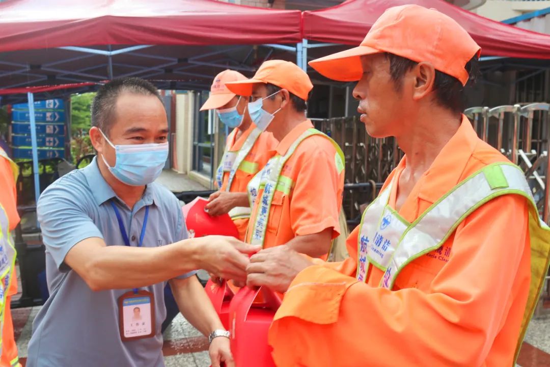 深圳红马甲公益,深圳红马甲正能量