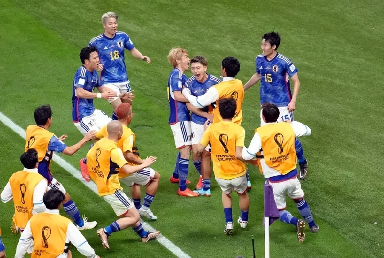 亚洲足球大冷门0-2沙特被掀翻,足球亚洲杯预选赛沙特对日本