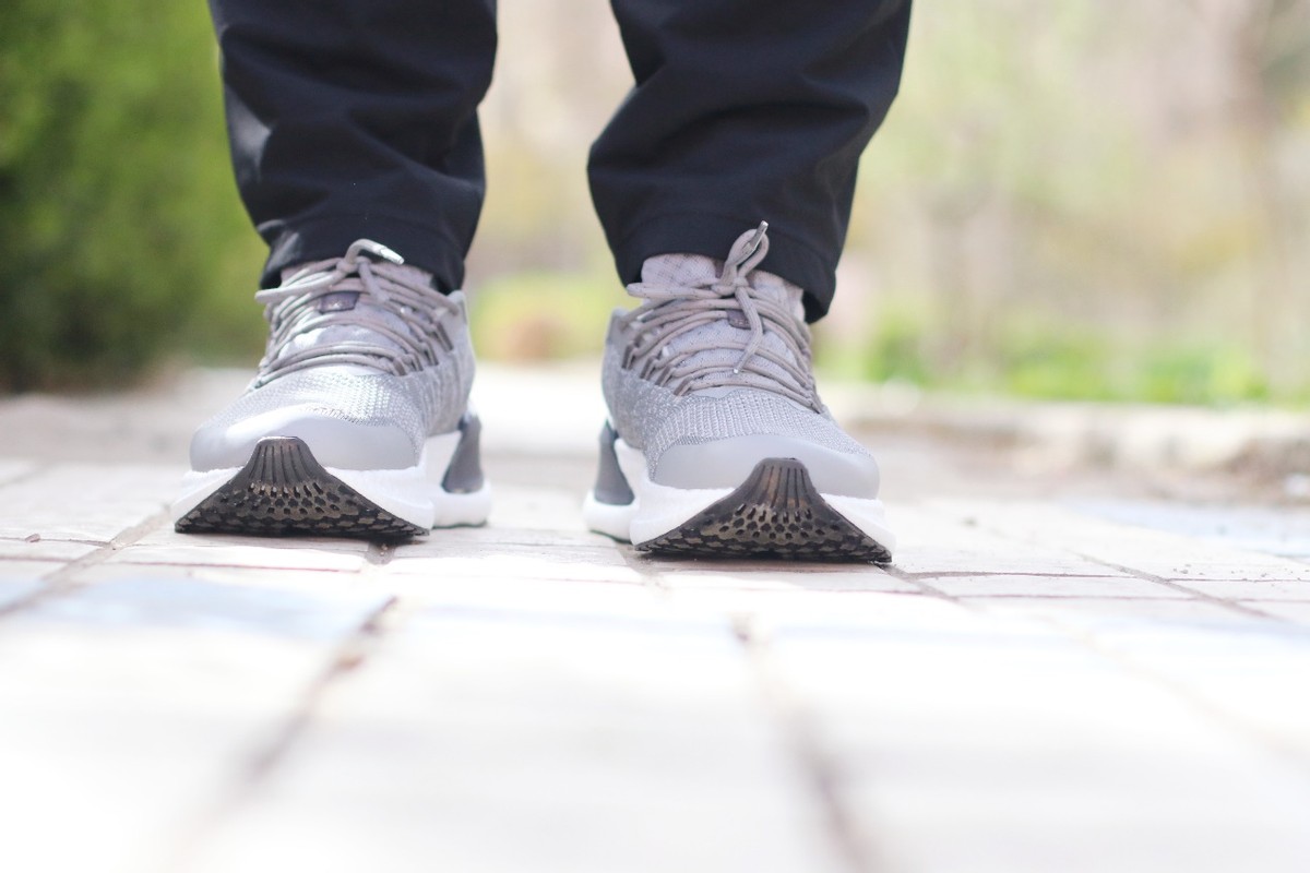 百元以内价格运动鞋品牌,百元左右性价比高运动鞋