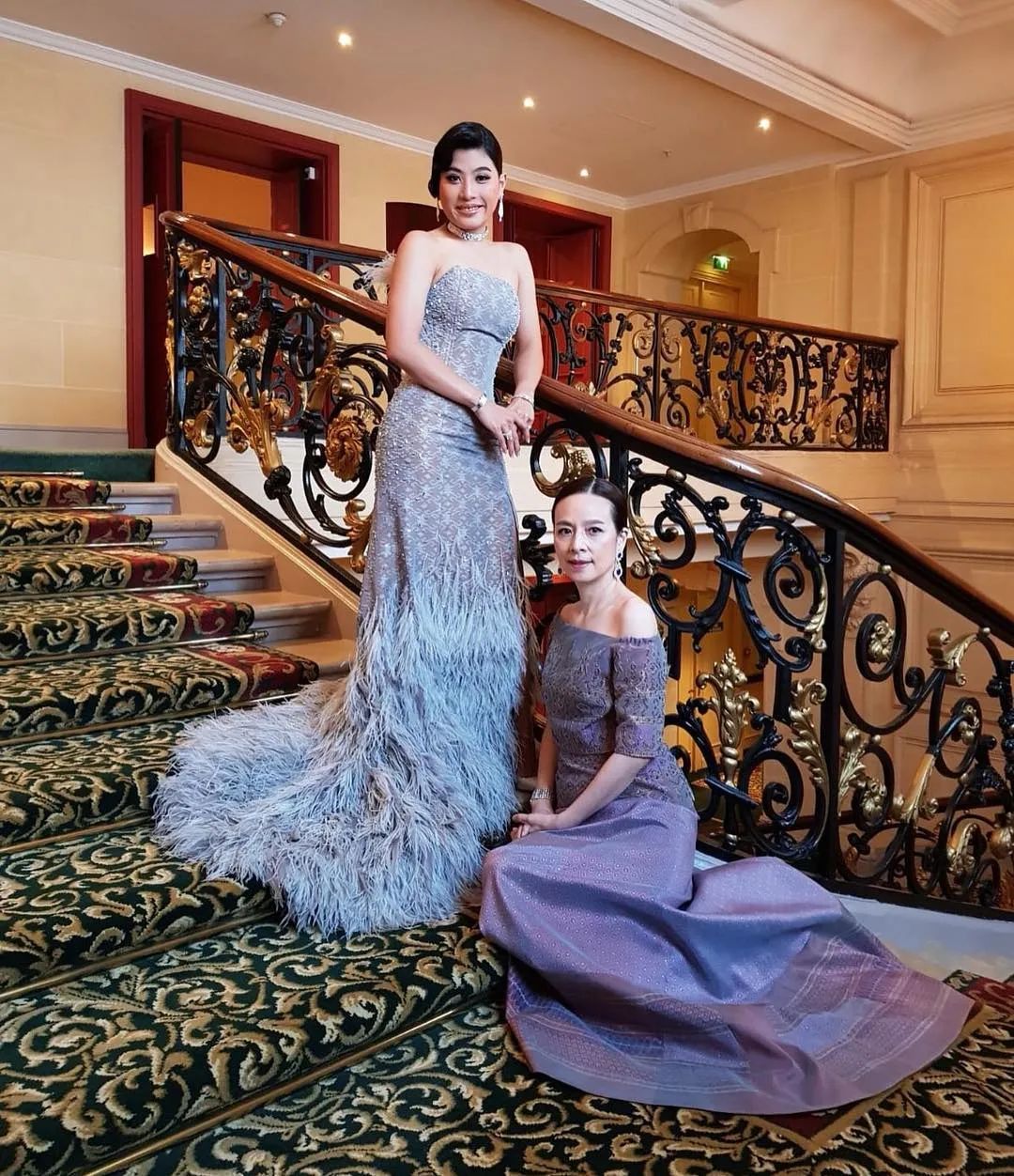 56岁泰国名媛：爱马仕随心背，带队打世界杯，还是泰王白月光？