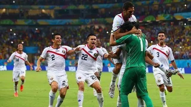 法国看阿根廷夺冠,世界杯法国vs阿根廷梅西瞬间