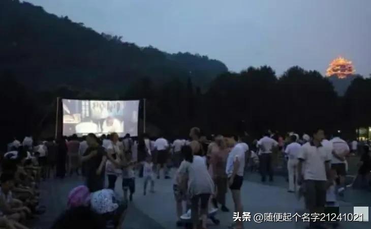 妻子躲邻居家14年,妻子躲在邻居家14年