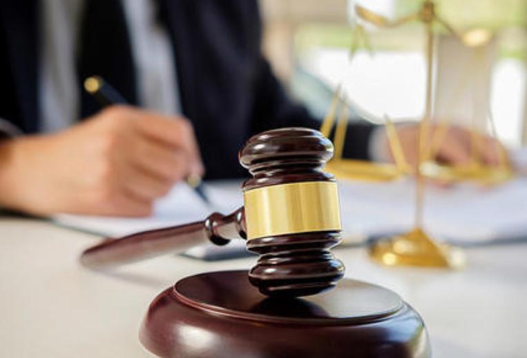 1999年，陕西男子*暴强**女邻居坐牢4年，出狱后杀女邻居一家8口！