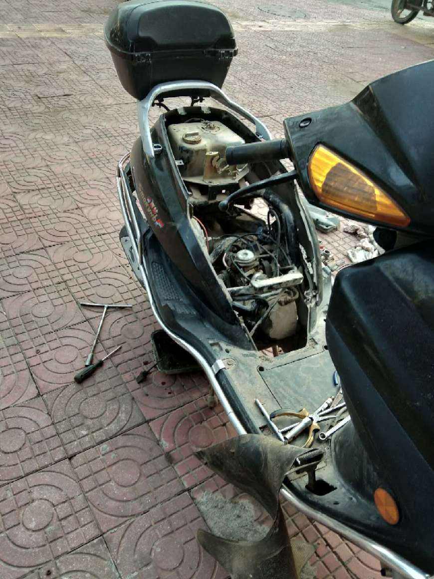 为什么150踏板跑得比250街车快,为什么150踏板车这么贵