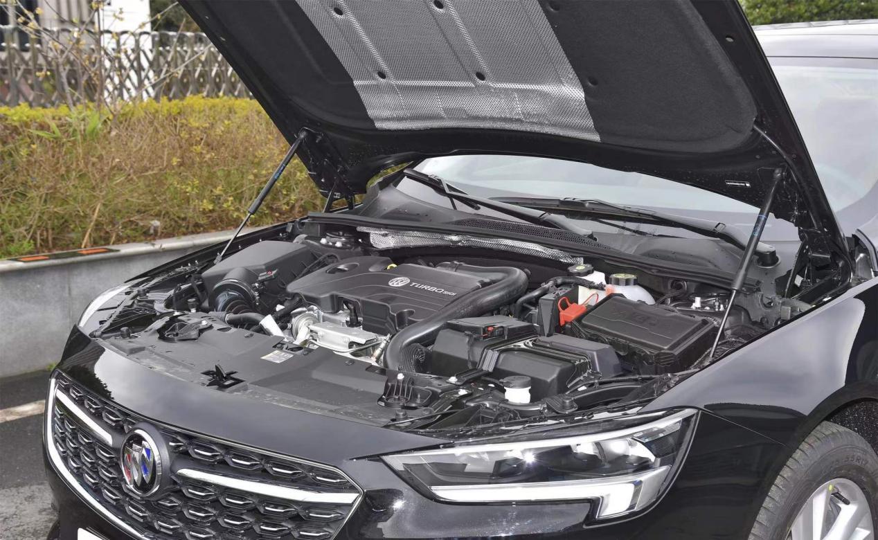 别克君威和英诗派哪个值得买,别克君威为啥这么便宜