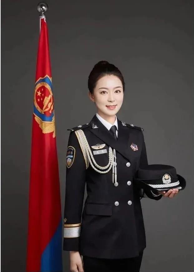 女警警服演变照片图片,最美警花警服图片