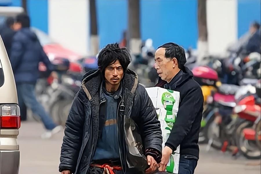 乞丐程国荣图文,乞丐程国荣视频