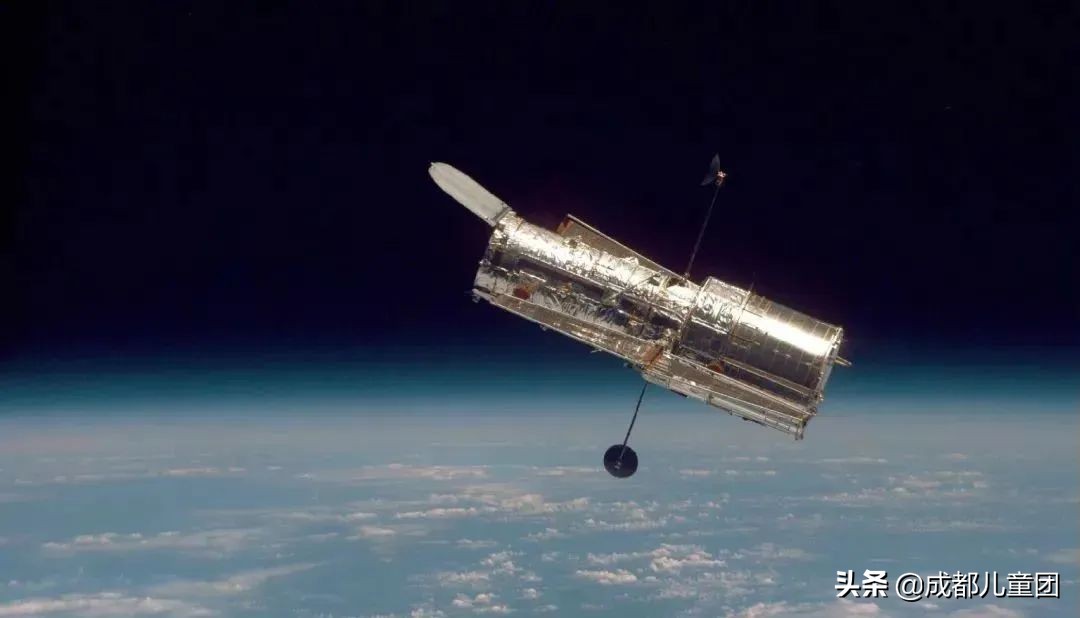 韦伯望远镜为什么能看到宇宙奇点,韦伯望远镜或发现宇宙最古老星系