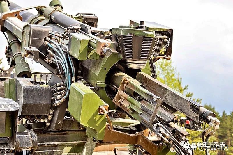 外军演习现场（7），“凯撒”、AMOS和D30