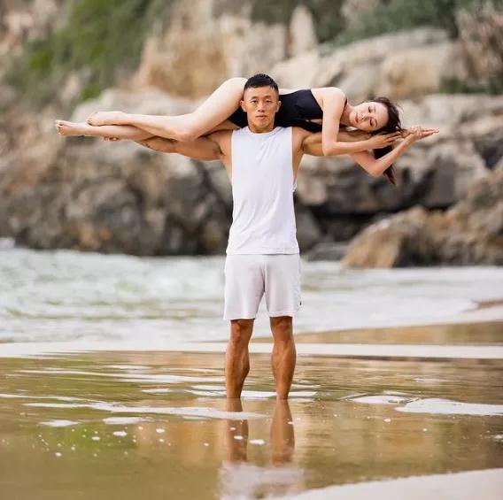 吕丽君瑜伽照片,吕丽君瑜伽照