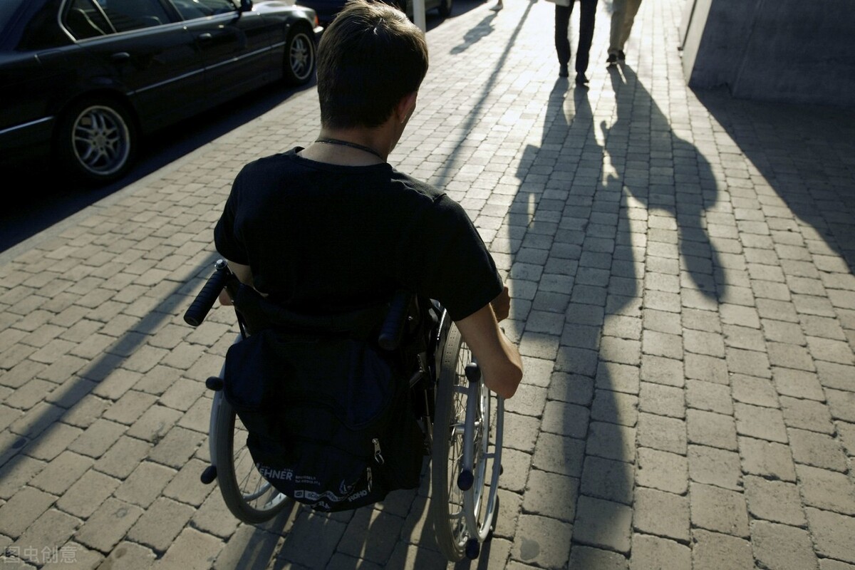 工资一到账就被转走怎么回事,工资收入扣除生活费