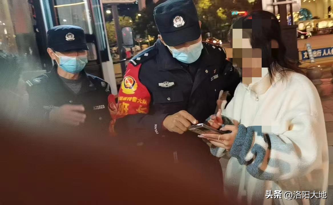 英国快递包裹要收清关费吗,英国寄包裹回中国收件要费用吗