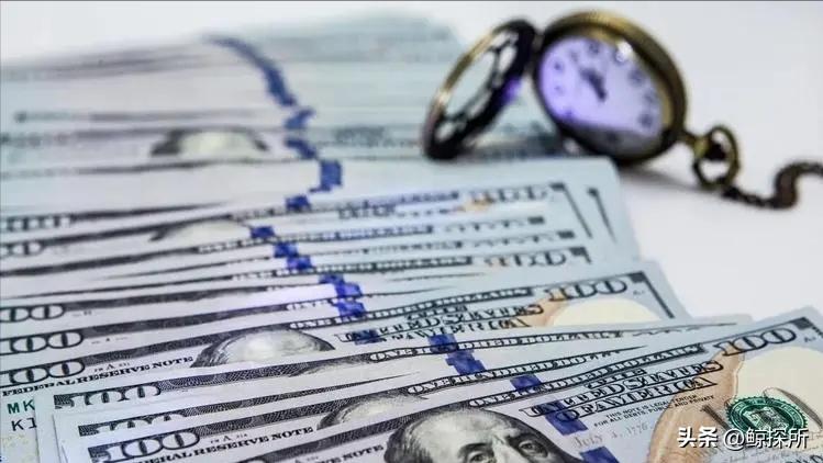 中国刚增持完200亿美债，美就下狠手，美*官高**：维持对华关税惩罚