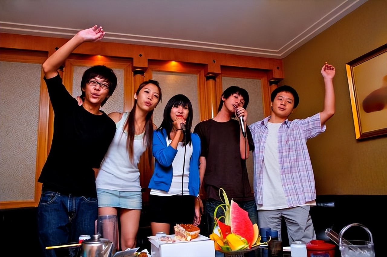 同学聚会的怪象，4类同学逢叫必到，3类同学怎么请都不来