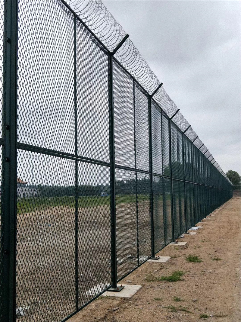 球场围栏有哪几种,球场围栏型号齐全