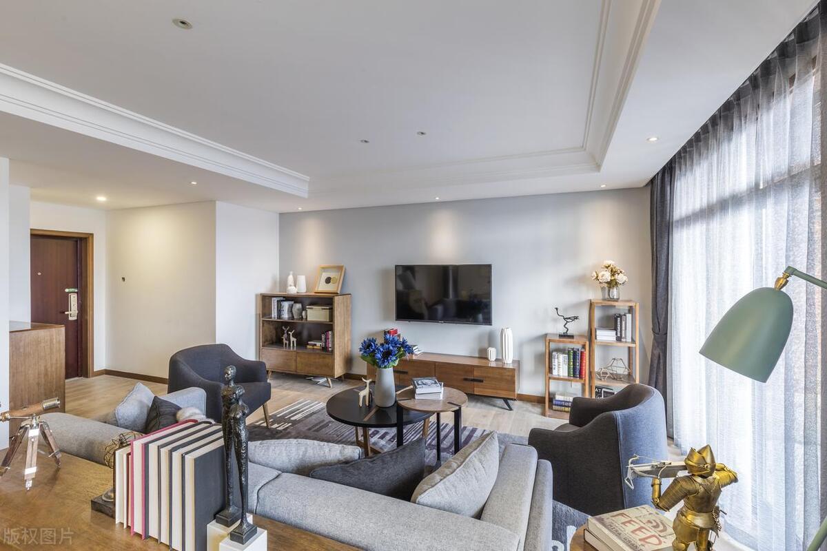 电视柜的脚要多高合适（电视柜底部尺寸确定）