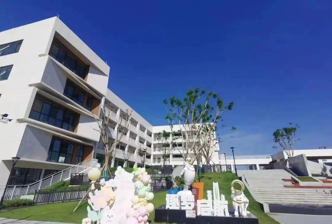 成都天府新区小学教师薪资,天府新区小学教师招聘