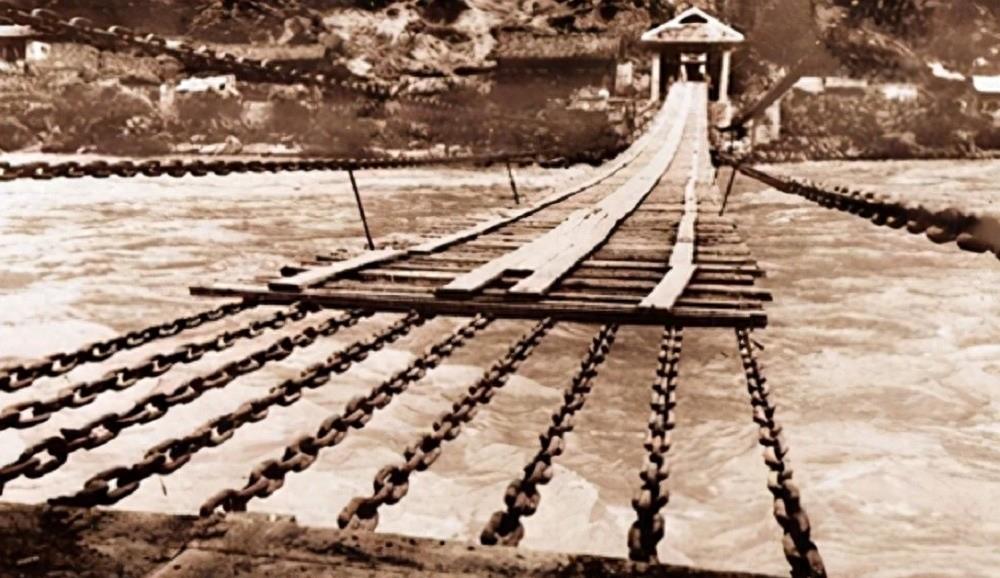 泸定铁索桥修建什么朝代,泸定桥是哪年建造的