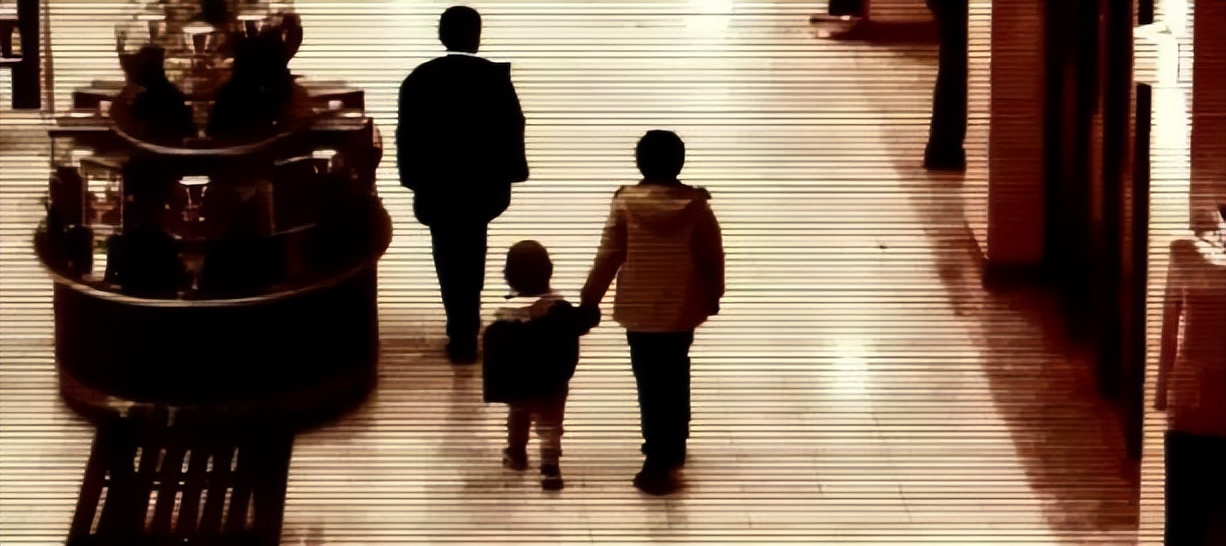 英国连环杀儿童,英国两个10岁男孩杀害2岁孩子