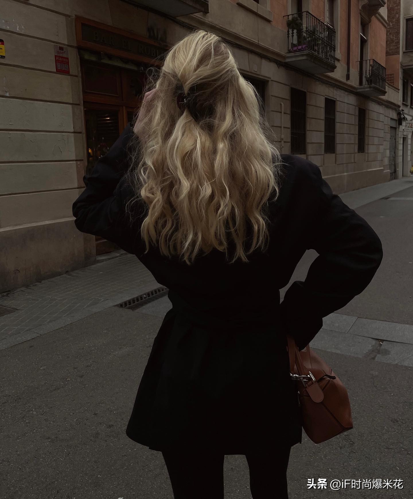 法式穿搭：跟着旅居巴黎的Ana，整理春天的衣橱