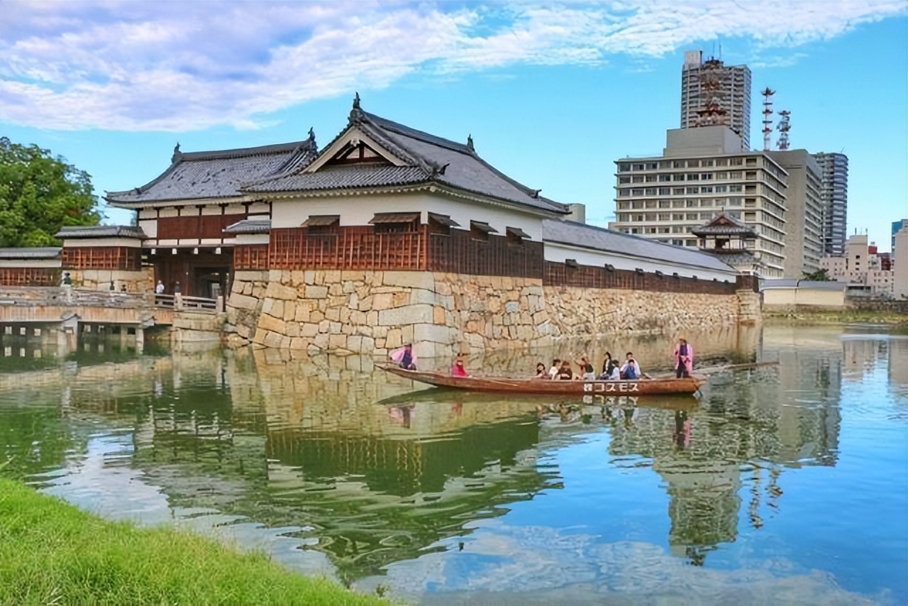 日本广岛核弹爆炸真实视频,日本广岛的核弹威力危害