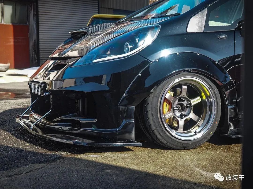 战斗范儿拉满的黑武士本田飞度GE和思域EG,兼顾素雅和张狂