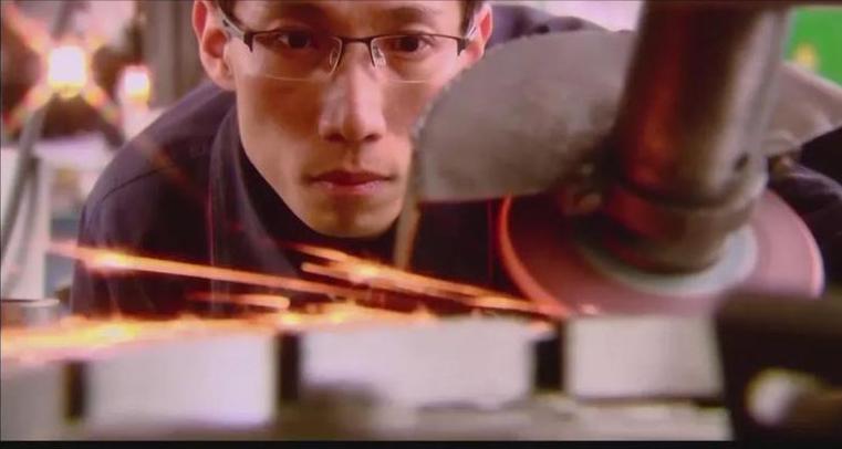 美国百万年薪挖走中国神童,美国高薪挖人才