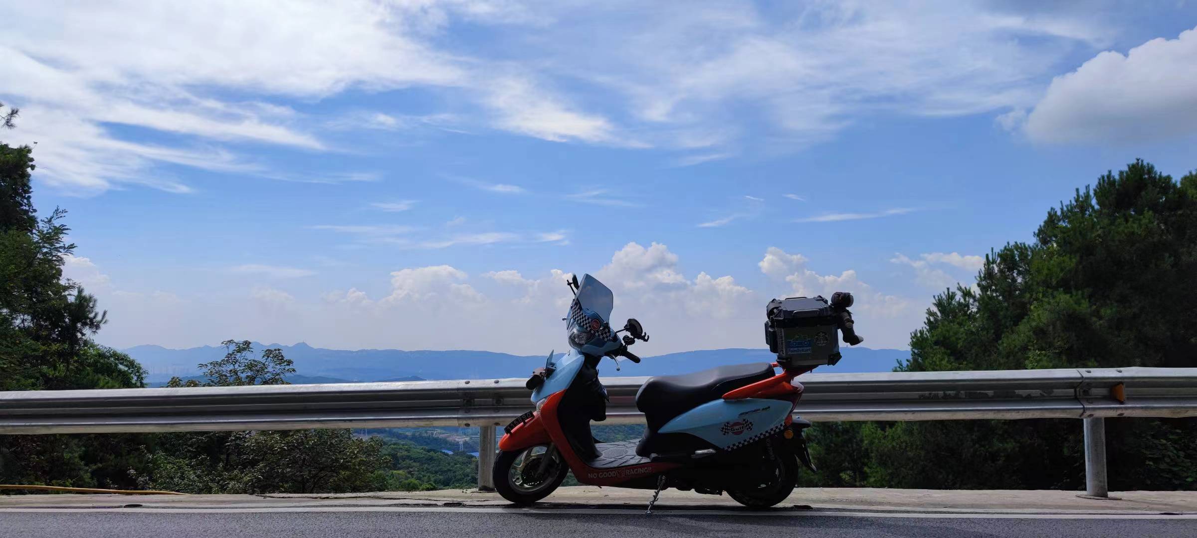 我们在错误的时间遇到了错误的人,在错误的时间遇到了不该爱的人