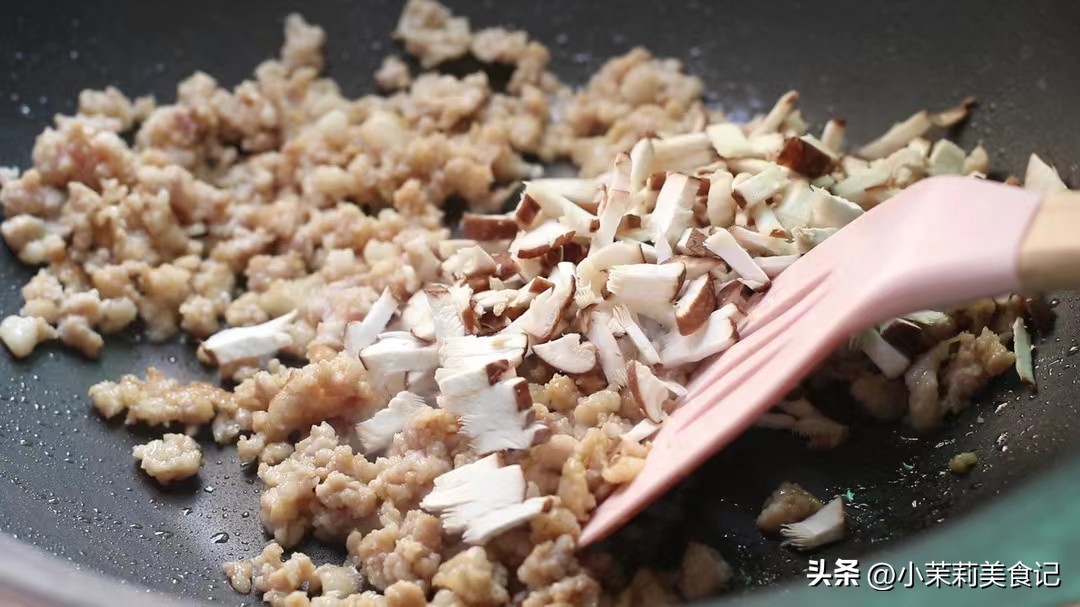 黑芝麻是不是高钙食物,补钙是白芝麻好还是牛奶好