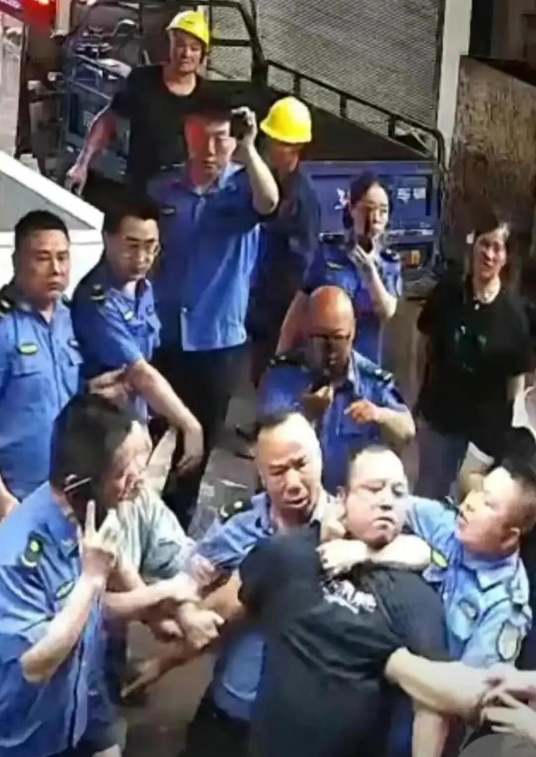 城管执法过程中遇到抗法处置方法,城管和谐执法