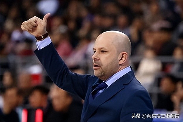 CBA中职篮六大唯美帅气秃头明星网友评出马布里排在第一位。