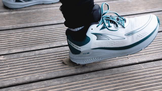 2023超强推进力跑鞋,奥创paradigm跑鞋评测