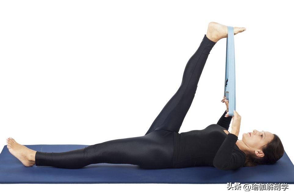 拉伸大腿后侧最全的18个瑜伽动作,瑜伽拉伸大腿后侧疼
