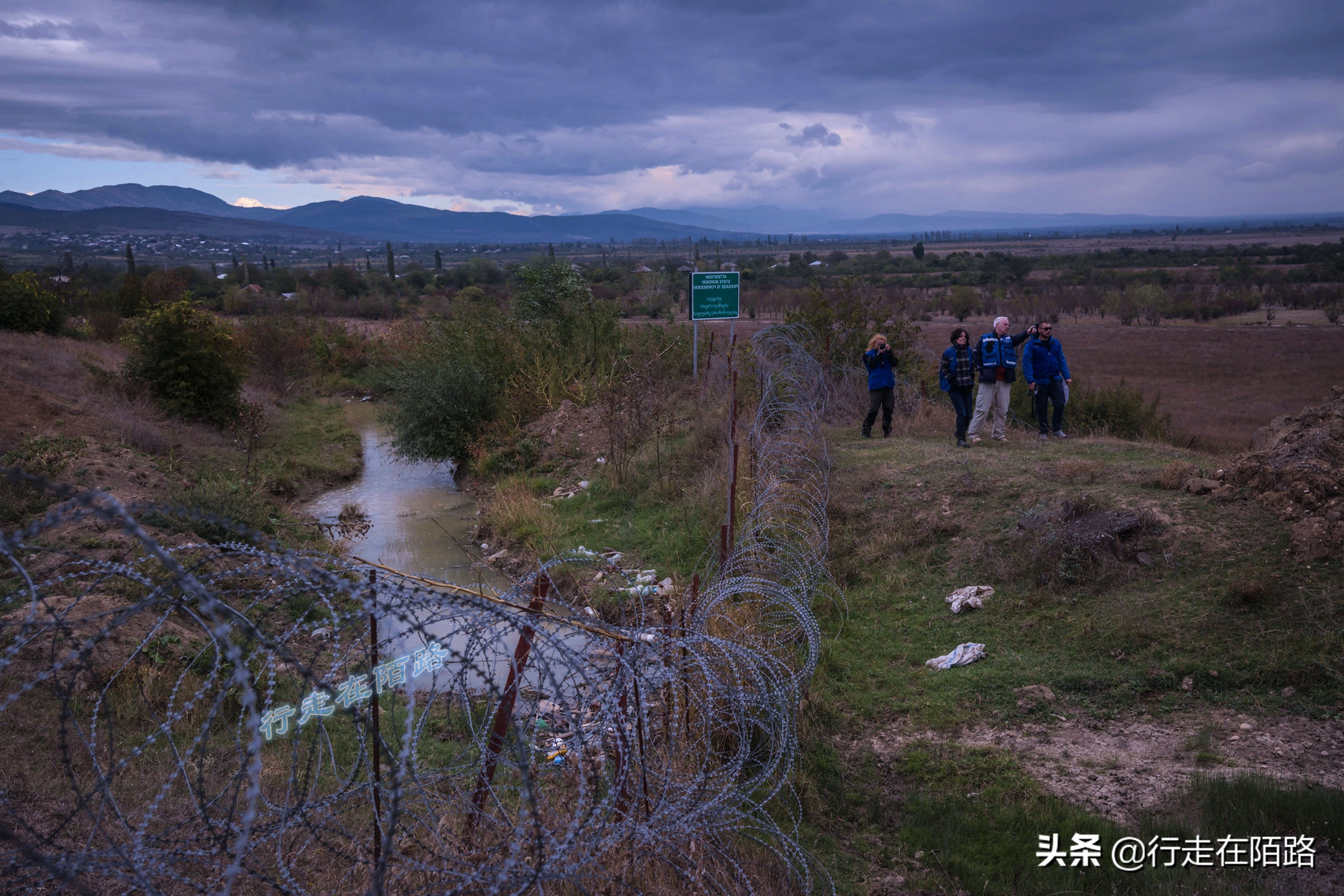 环游黑海第一个难关：海关盘查六个小时，靠一句话成功入境