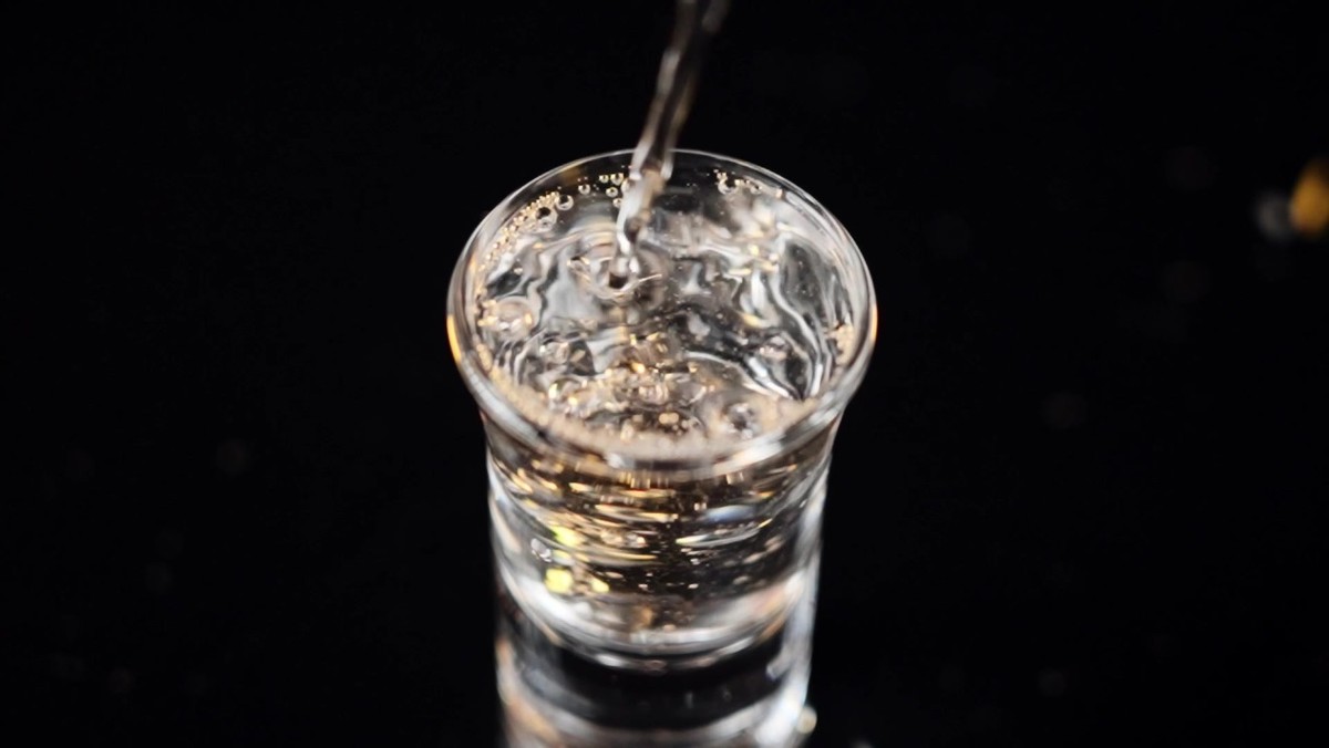 扳倒井酒光瓶有几种,扳倒井和国井区别