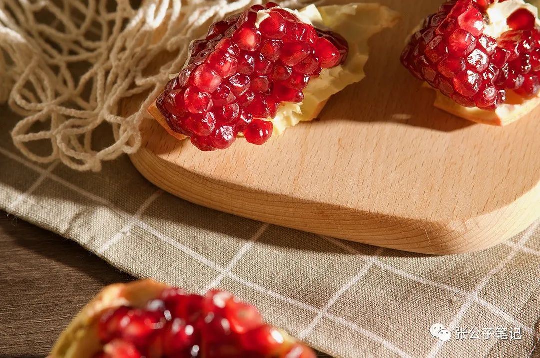 反复长痘怎么解决敏感肌,痘痘敏感肌先修复还是先治痘