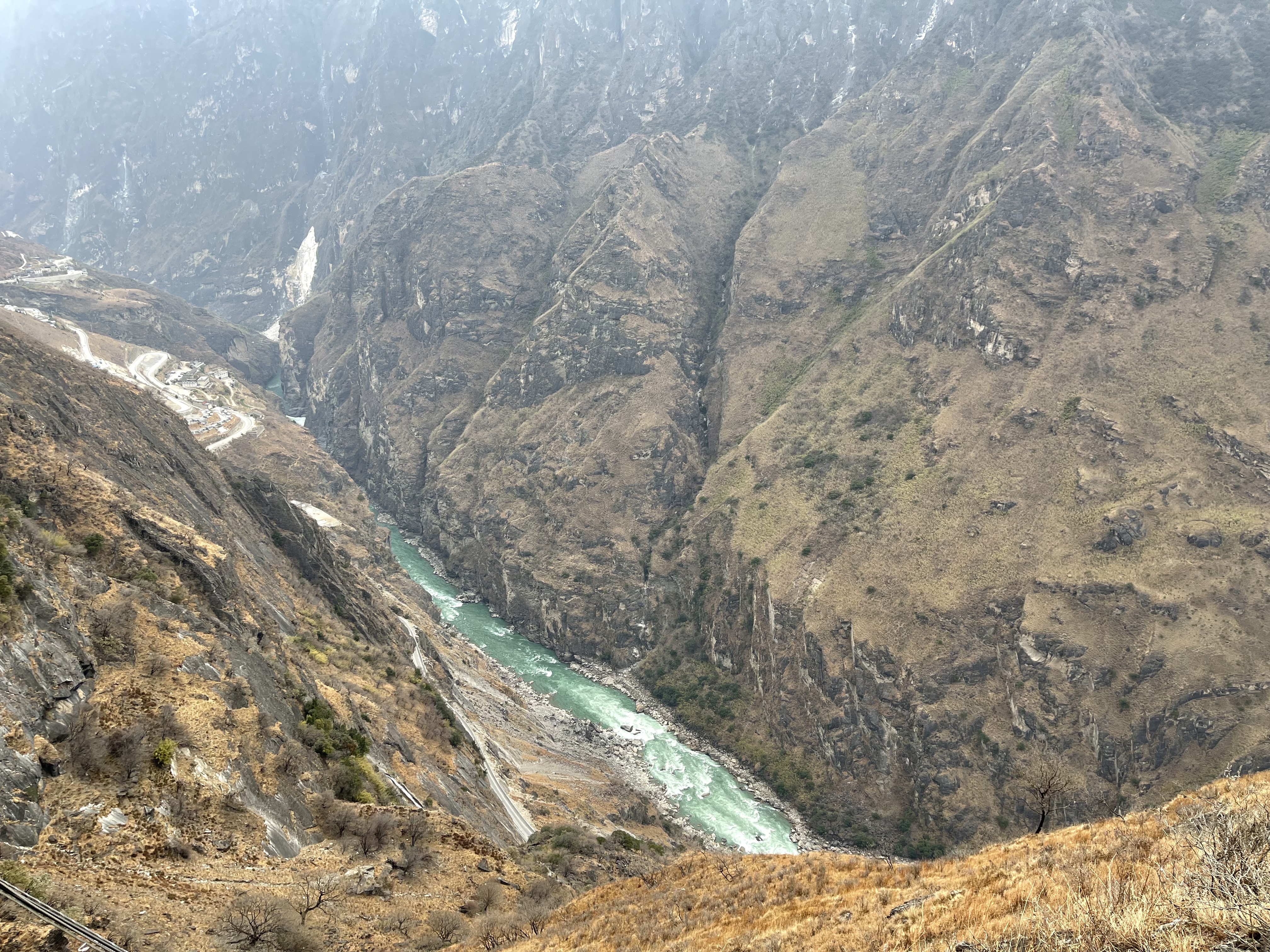 虎跳峡高路徒步最难走路段,虎跳峡高路徒步两日游在哪住宿