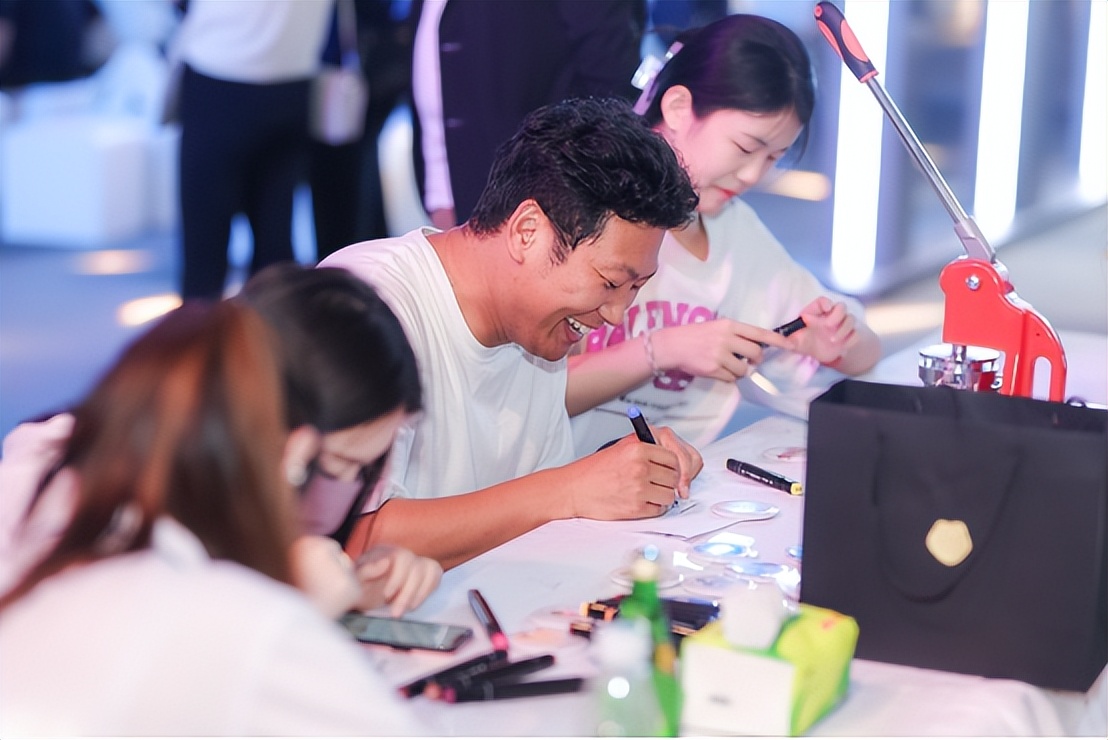 全新雅阁正式上市,全新雅阁今日上市